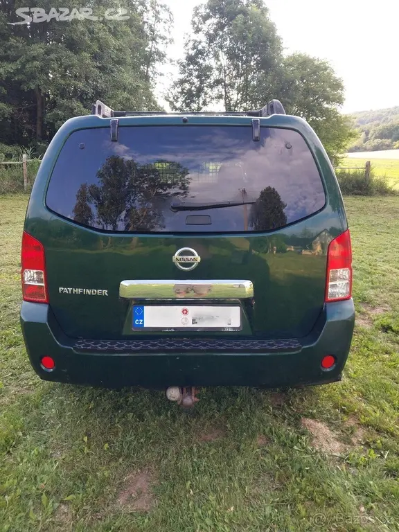 Nissan Pathfinder 2,5 4x4 - fotka 2