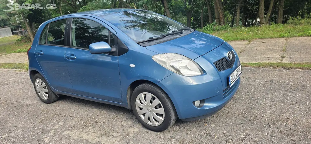 Toyota Yaris 1.3 64 kw 2008 Automat - fotka 3