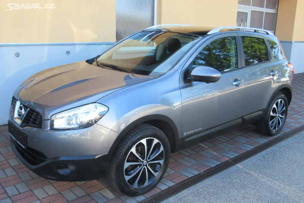 Nissan Qashqai, 1.5 DCi PANORAMA NAVI TAŽNÉ - fotka 4