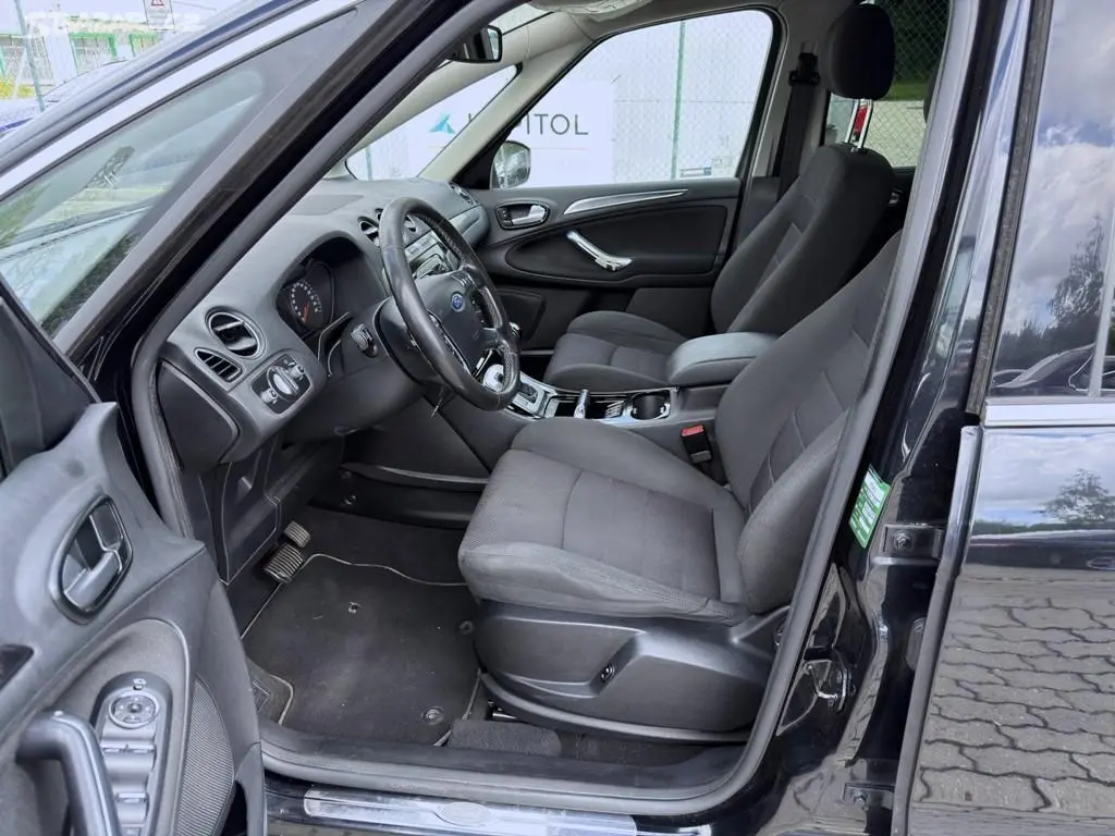 Ford S-MAX, 2.0 TDCi 120 kW Titanium - fotka 6