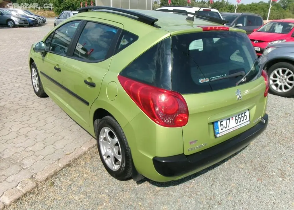 Peugeot 207 1.4i 54kw,CZ,klima benzín manuální - fotka 5