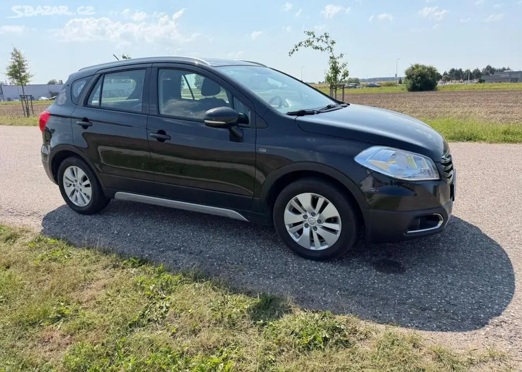 Suzuki SX4 S-Cross 1,6i/88kW Top stav , serviska - fotka 2