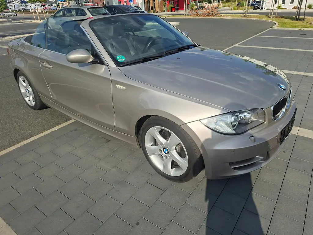 BMW 125 i, 3,0 Cabrio, 160 KW, motor V6. - fotka 2