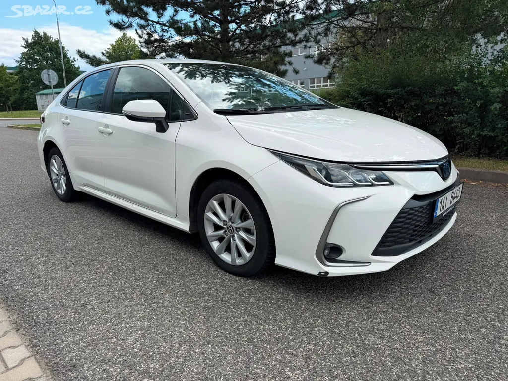 Toyota Corolla 1.8 Hybrid, sedan