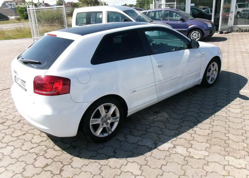 Audi A3 1.4TFSi,serviska benzín manuální - fotka 5