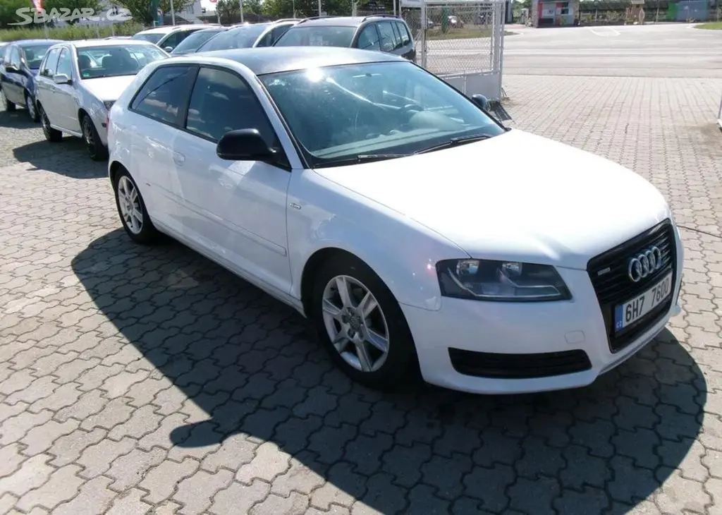Audi A3 1.4TFSi,serviska benzín manuální - fotka 6