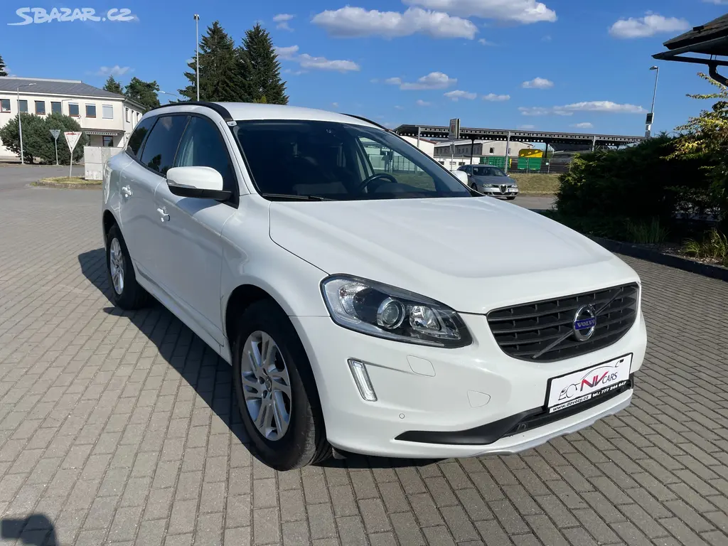 VOLVO XC60 2,4D4 140kw AWD Geartr. Tažné 12/2015 - fotka 6
