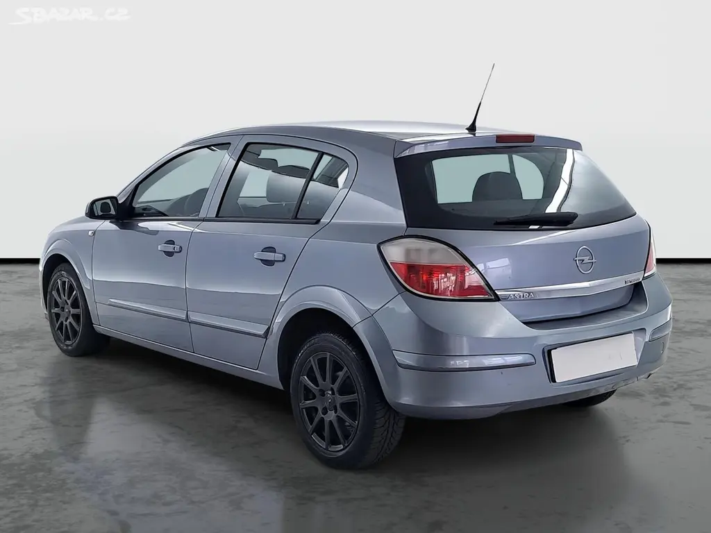 Opel Astra, 1.6 16V, rezervace - fotka 4