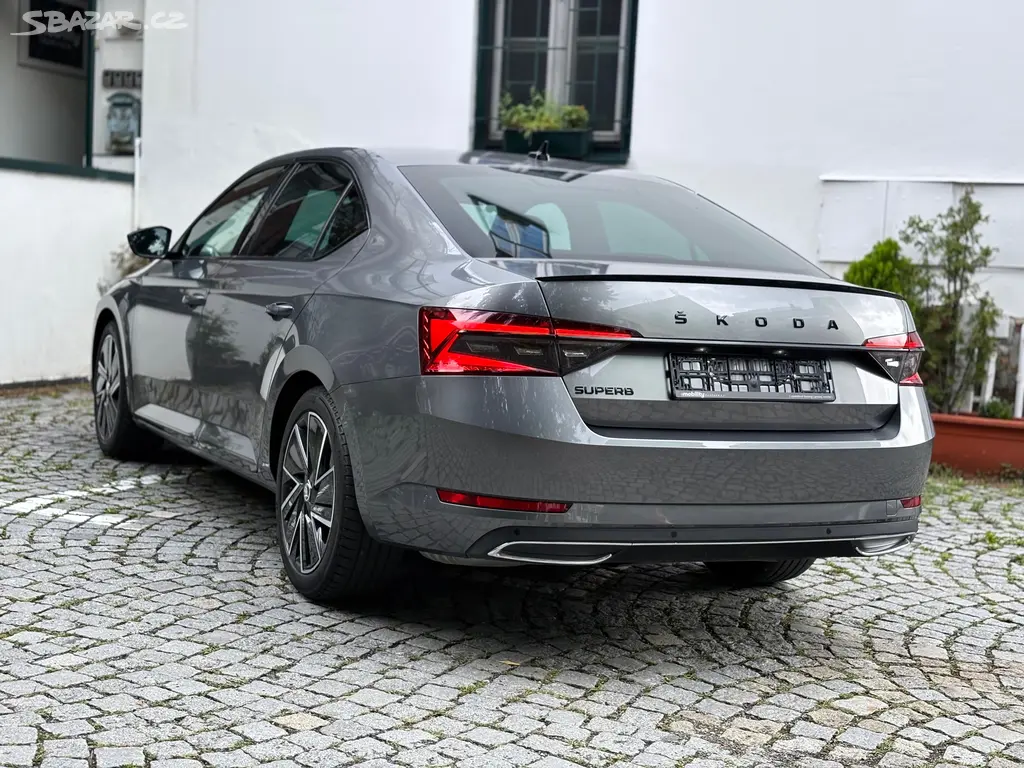 Škoda Superb, SPORTLINE 1.5 TSI 110kW DSG,ČR - fotka 2