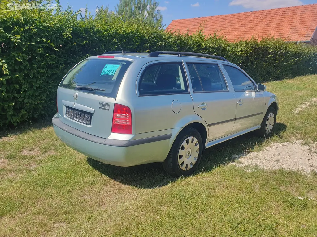 Škoda Octavia combi 1,6i * 102 tis km * 1. Majitel - fotka 4