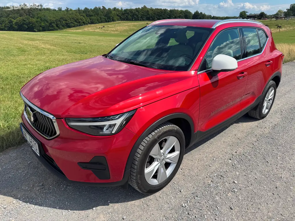 XC40 B4 BRIGHT+ 2.0 145kW ACC NAVI LED KAMERA ČR
