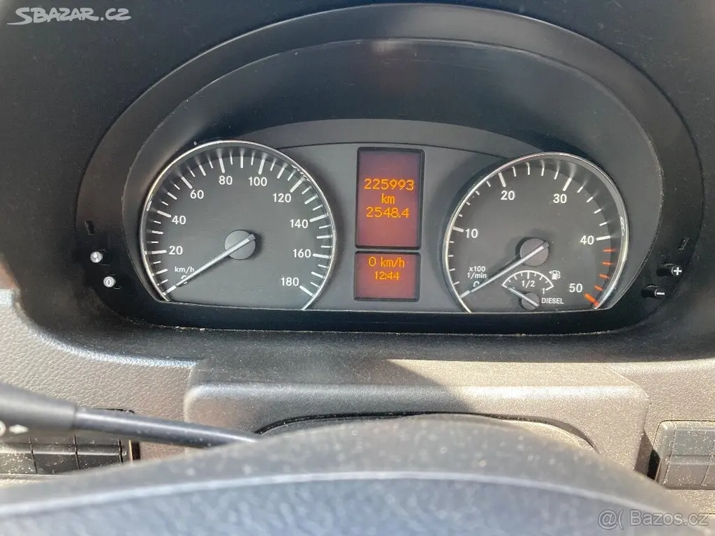 Mercedes-Benz Sprinter 2,2 CDi rok 2013 přestavb - fotka 6
