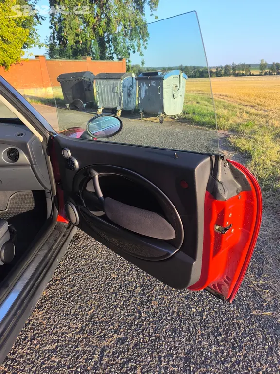 MINI One 1.6 66 kW, r. v. 2005 STK 8/2027 - fotka 6