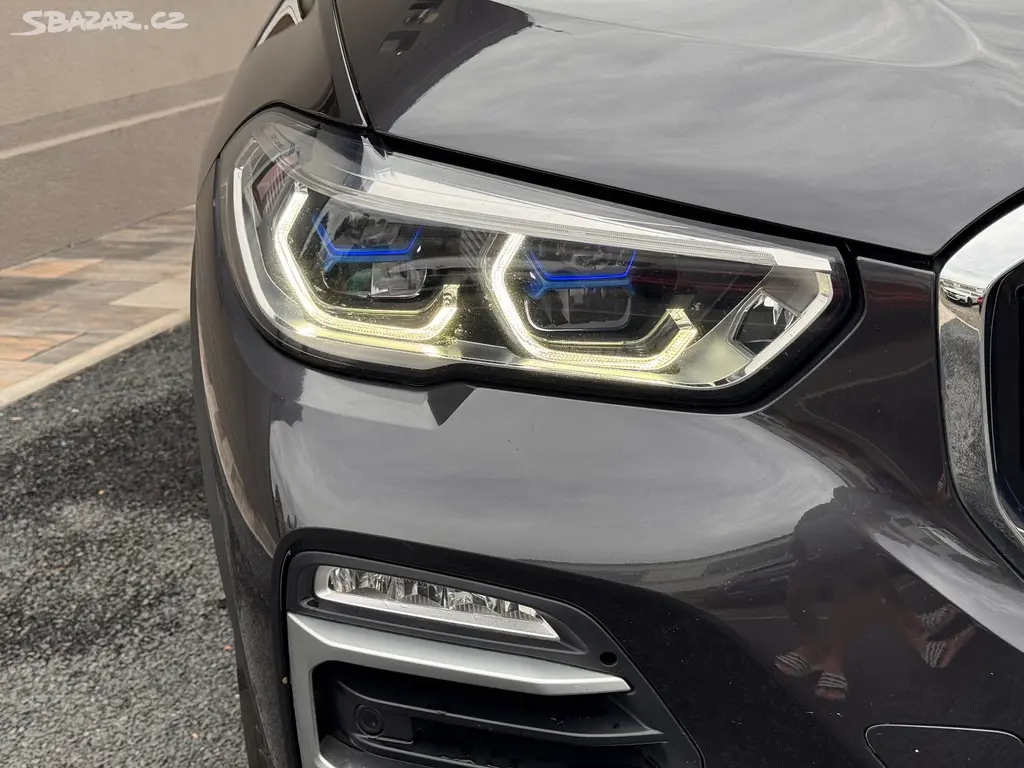 BMW X5, xDrive 30d xLine - fotka 5
