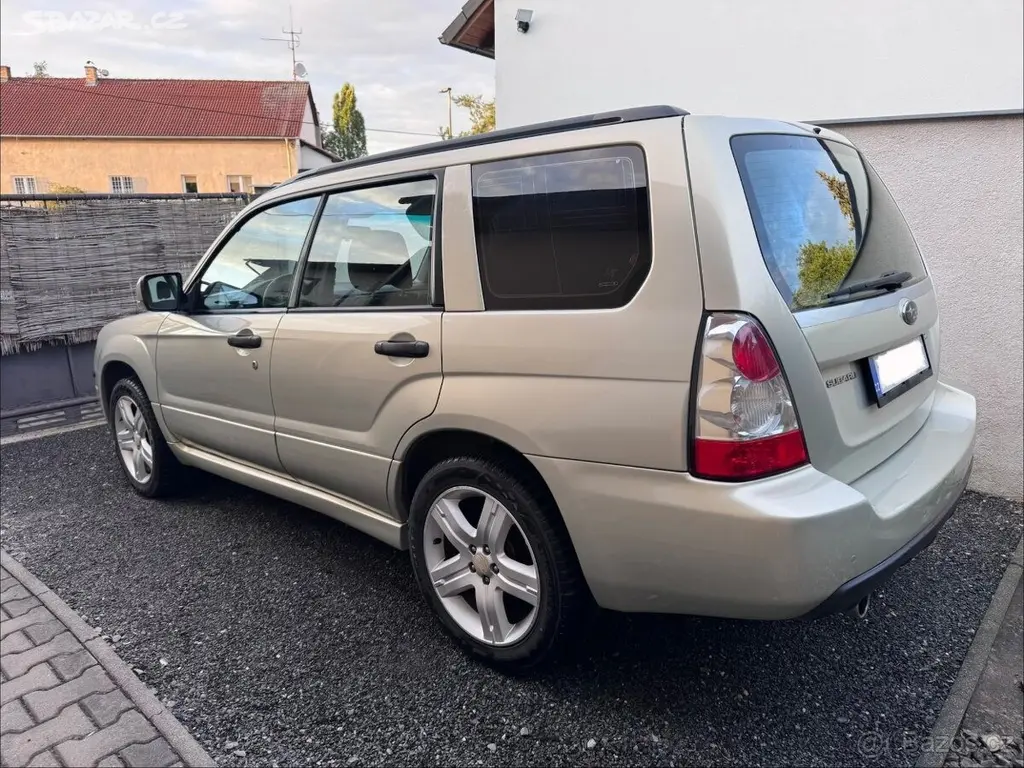 Subaru Forester 2,5 TURBO, 2006, automat - fotka 3