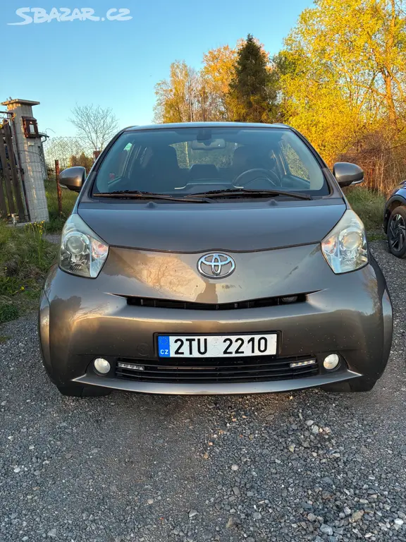 Toyota iq