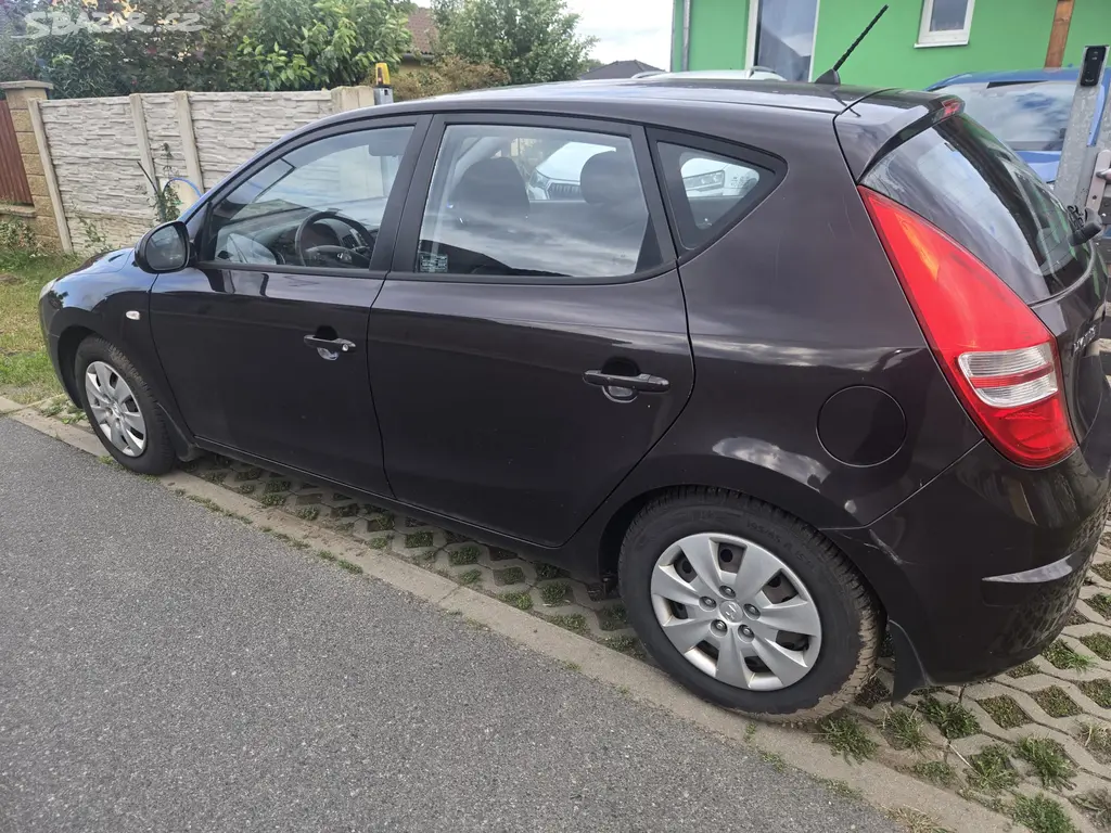 Auto - Hyundai I30 - fotka 2