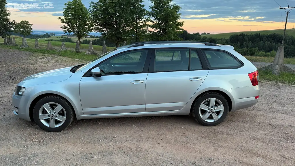 ŠKODA OCTAVIA III COMBI 1.2 TSI 77 kW - fotka 2