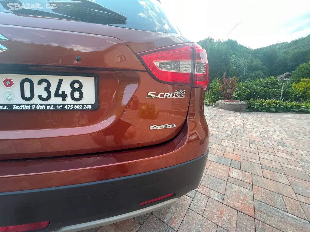 Suzuki sx4 s-cross 4x4 - fotka 2