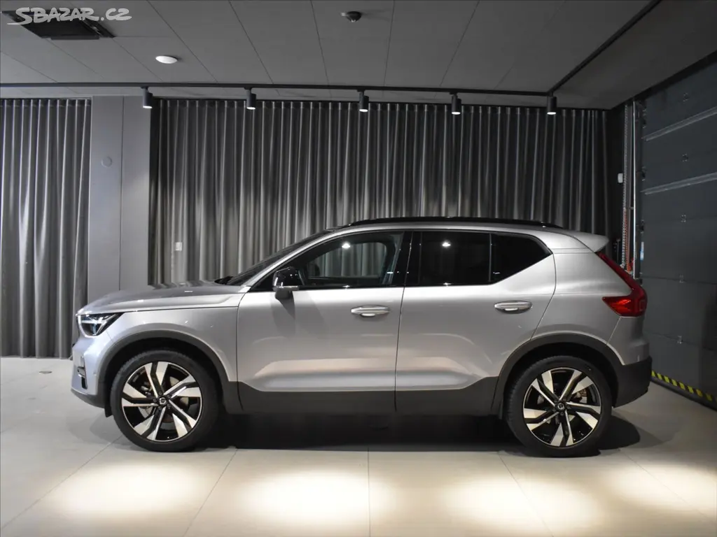 Volvo XC40, 2,0 B4 Ultra Panorama,BLIS - fotka 2