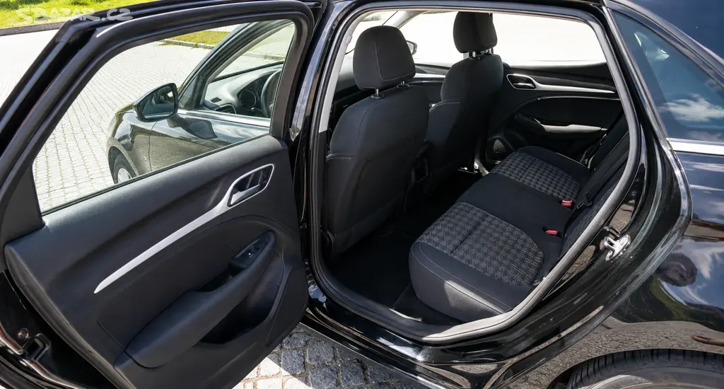 MG ZS EV 105kW 45kkWh - fotka 5