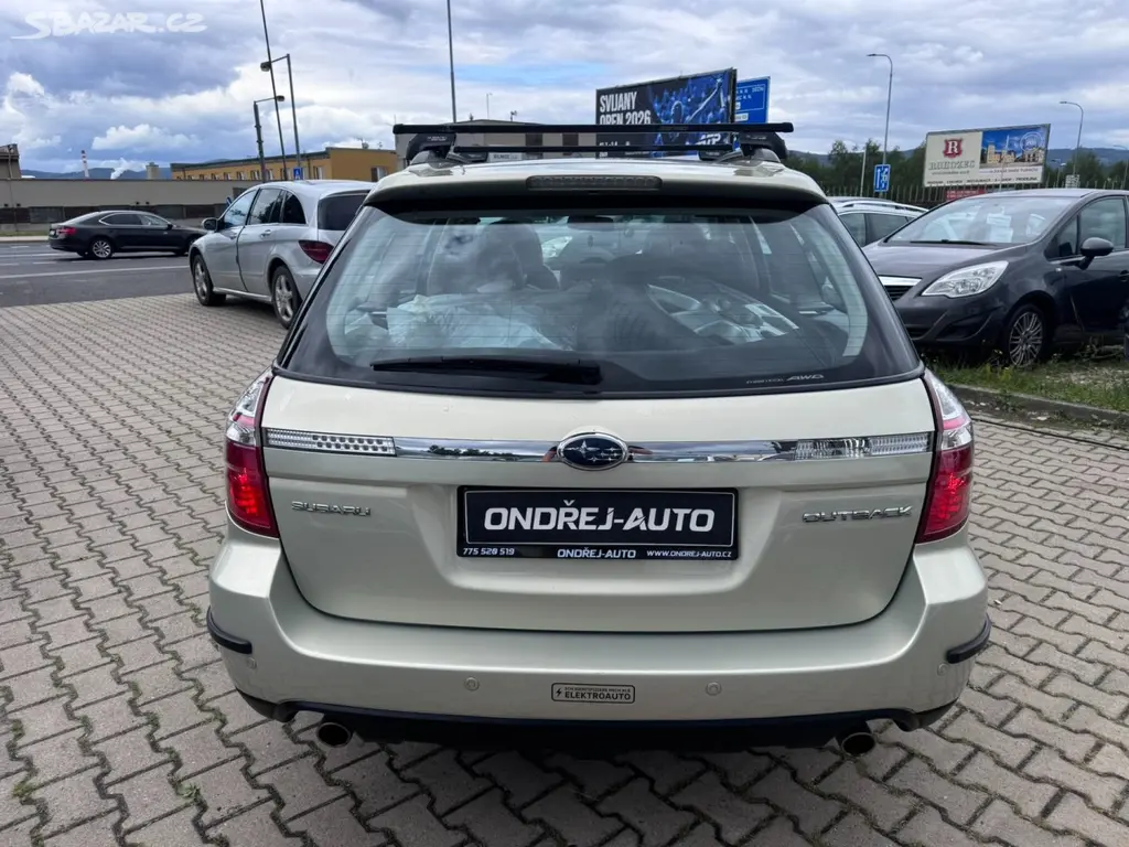 Subaru Outback, 4X4 2,5i 121 KW TAŽNÉ 2. MAJ. - fotka 4