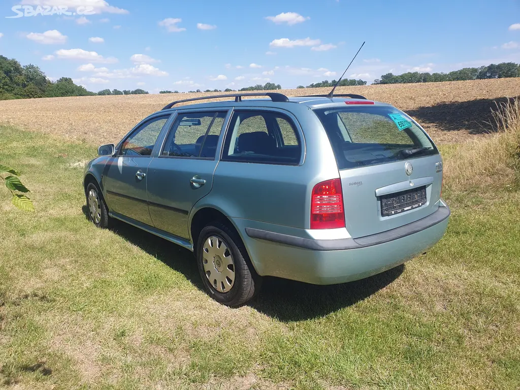 Škoda Octavia combi 1,6i * 102 tis km * 1. Majitel - fotka 6