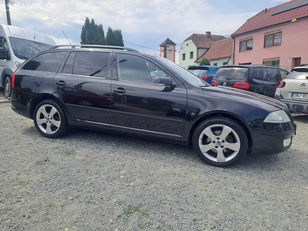 Škoda Octavia, 2,0TDI COMFORTLINE ELEGAN,DSG - fotka 4