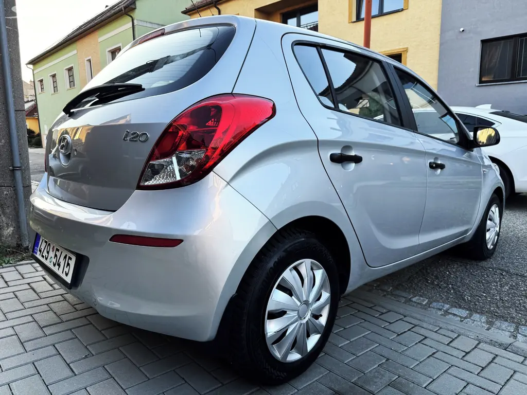 HYUNDAI I20 1.2i, KLIMATIZACE, EL.OKNA, 10x AIRBAG - fotka 6