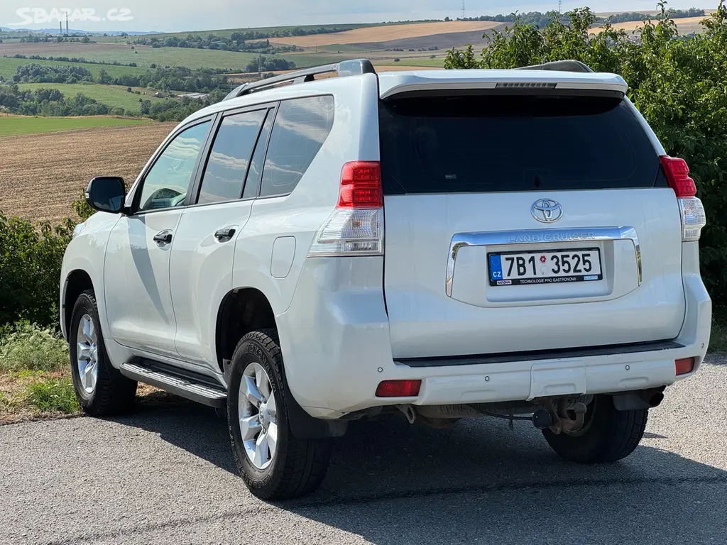 Toyota Land Cruiser 3.0 D-4D 4x4 1. majitel ČR DPH - fotka 2