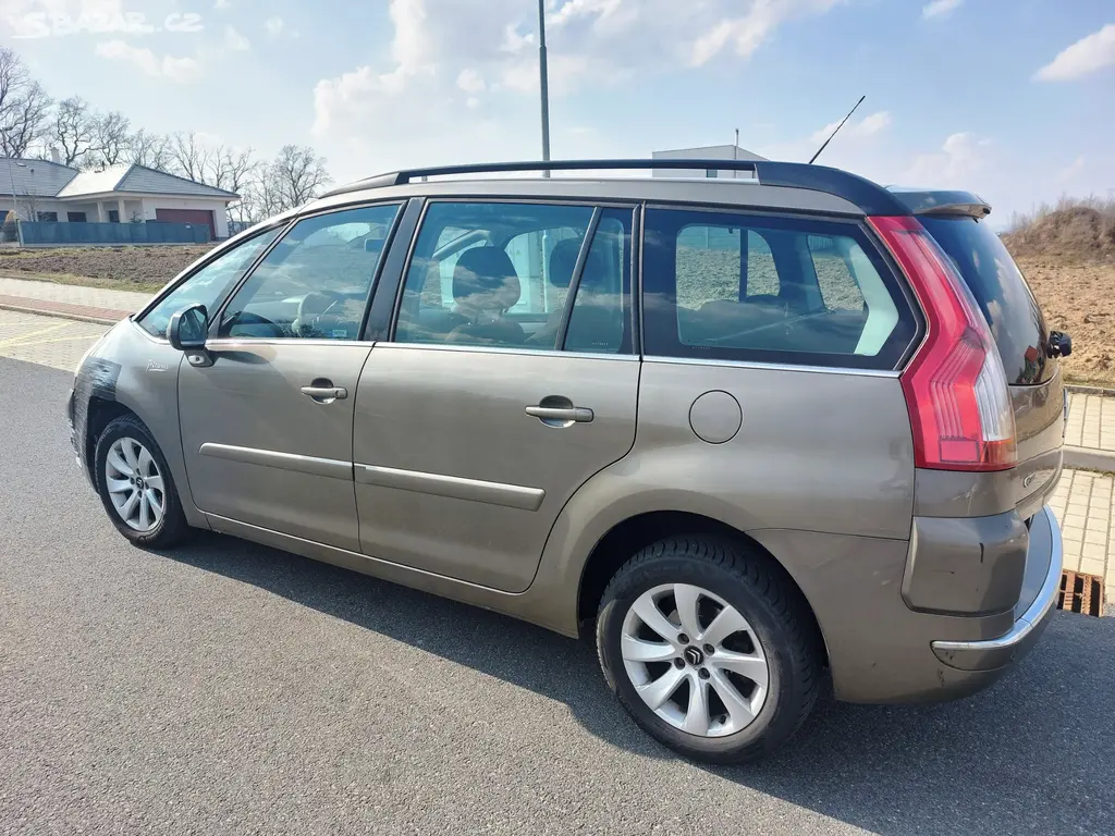Citroën Grand C4 Picasso, 1.6 HDi, 7 míst, 11/2011 - fotka 6