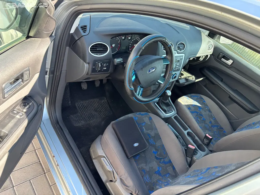 Ford Focus 1,4i- 59kw, klima