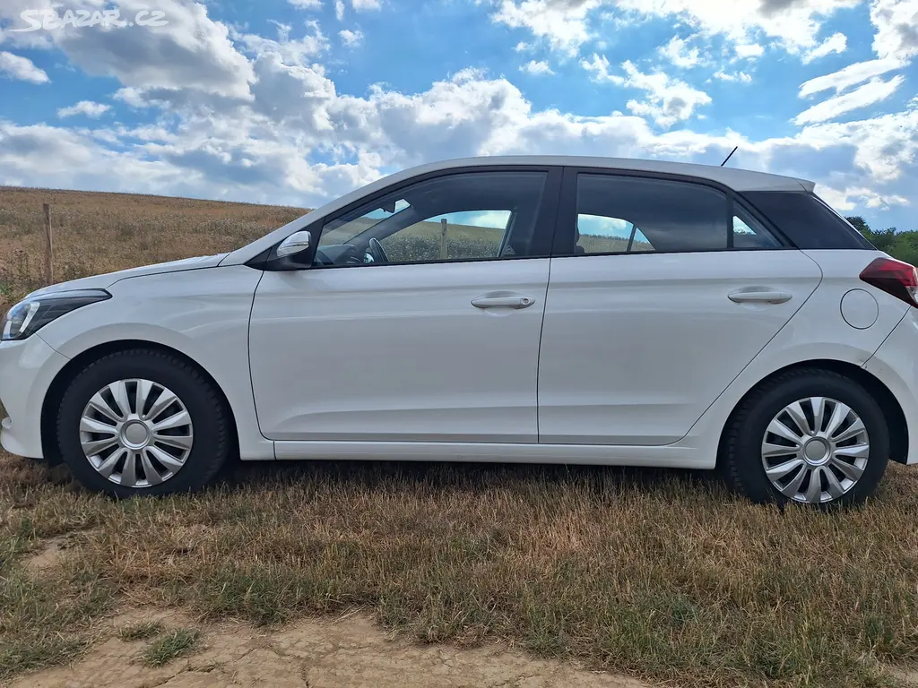 Hyundai i20 - fotka 2