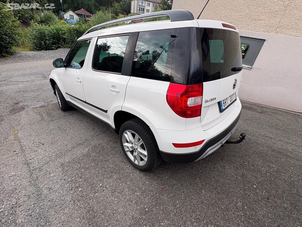 ŠKODA YETI 2.0 TDi 103 kW 4x4, DSG, 132000km - fotka 5