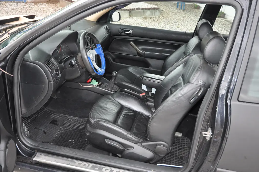 Volkswagen Golf, IV 1.9TDi 66kW 3dv. - fotka 5