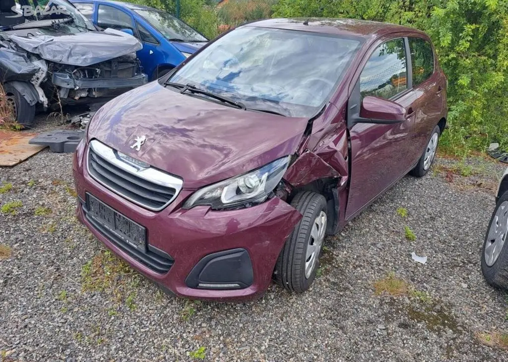 Peugeot 108 1,0 i benzín manuální - fotka 4