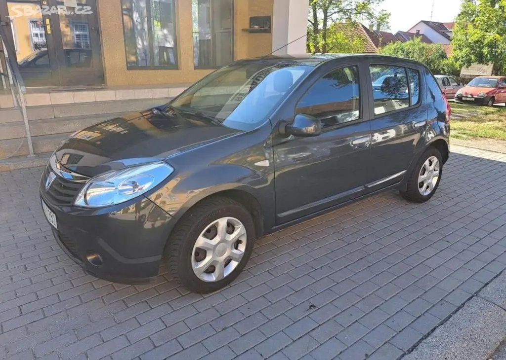 Dacia Sandero 1,2 16V klima benzín manuální - fotka 4