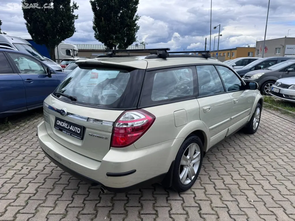 Subaru Outback, 4X4 2,5i 121 KW TAŽNÉ 2. MAJ. - fotka 5