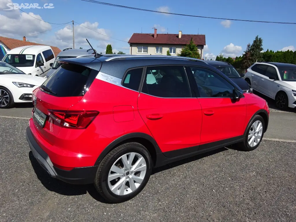 SEAT ARONA 1,5 TSI 110kW + 7st. DSG -2024- 9.860km - fotka 4
