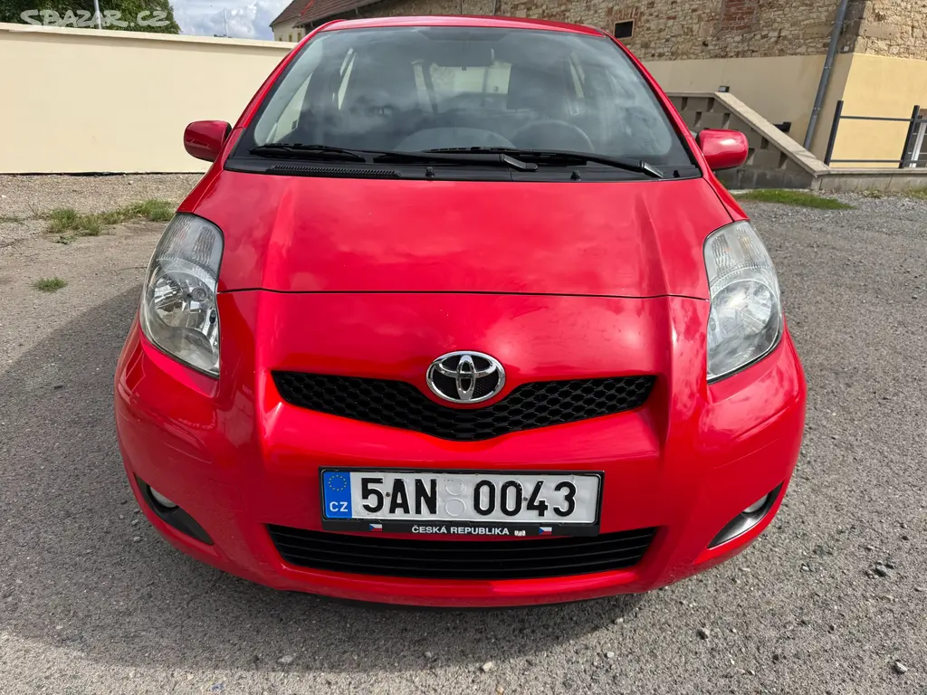 Toyota Yaris 2010 1.3i KLIMA CZ - fotka 2