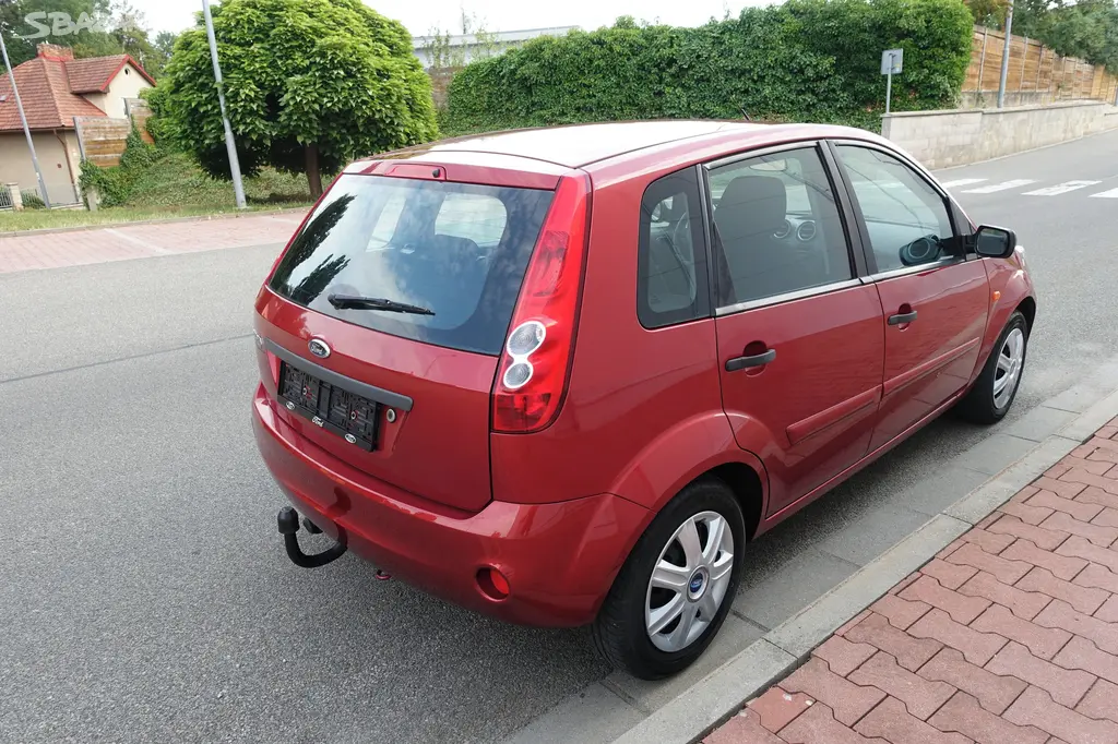 Ford Fiesta, 1.4 16Vgaráž,tažné,KRÁSNÝ STAV - fotka 3