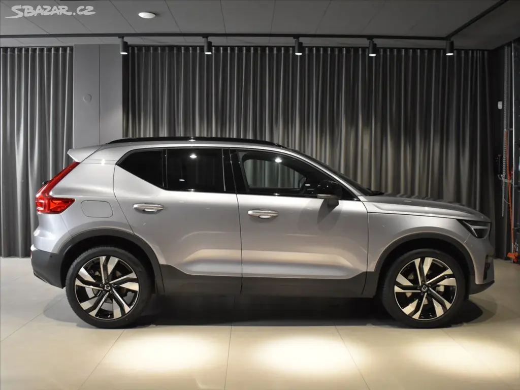Volvo XC40, 2,0 B4 Ultra Panorama,BLIS - fotka 3
