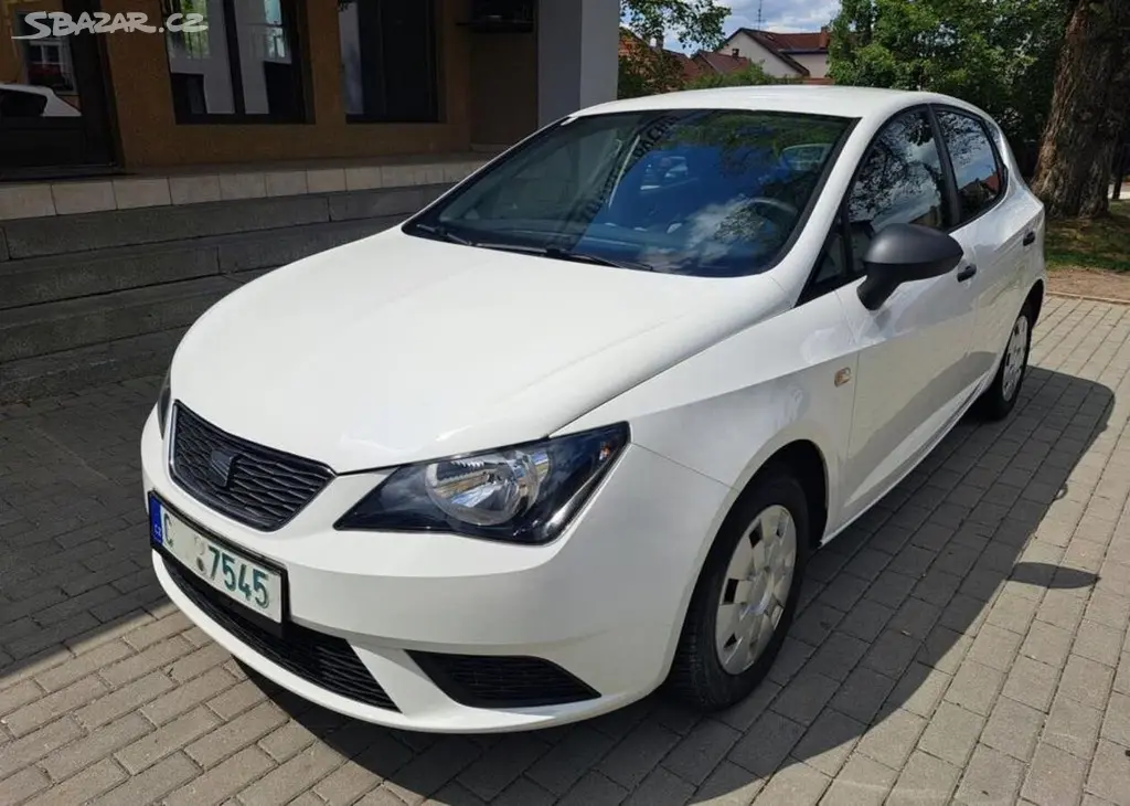 Seat Ibiza 1,2 i benzín manuální - fotka 4