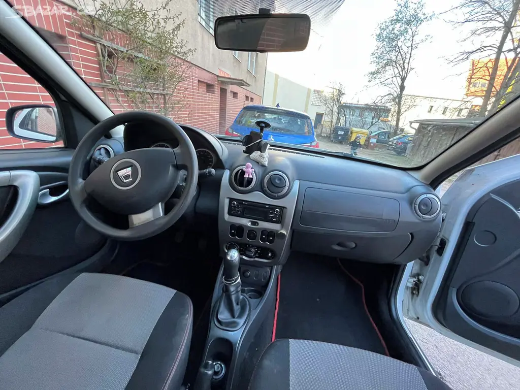 Dacia Duster 1.6 r.v.2013 - fotka 6
