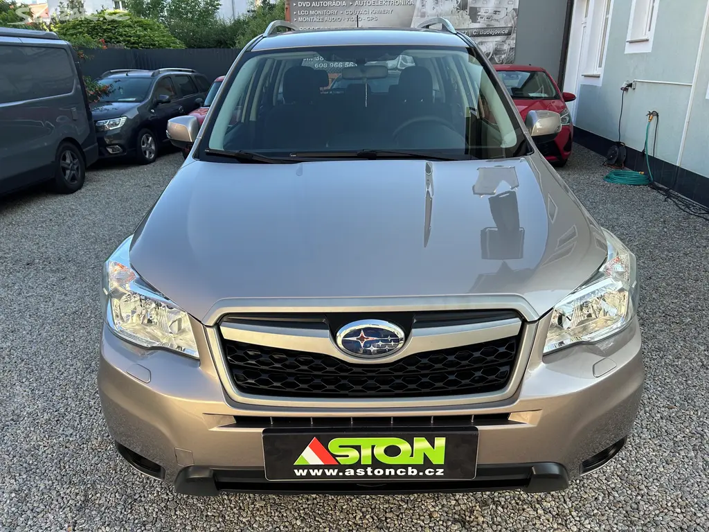 Subaru Forester 2,0i 4WD, AT, serviska, 2x kola - fotka 2