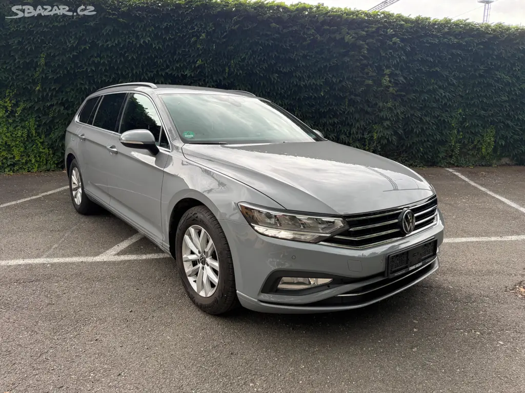 VW Passat B8 2.0 TDi/DSG/Webasto/Kamera/153Tkm - fotka 4