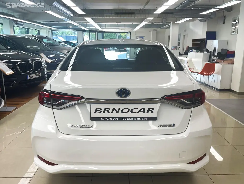 Toyota Corolla, 1.8 Hybrid Active, e-CVT, ČR - fotka 5
