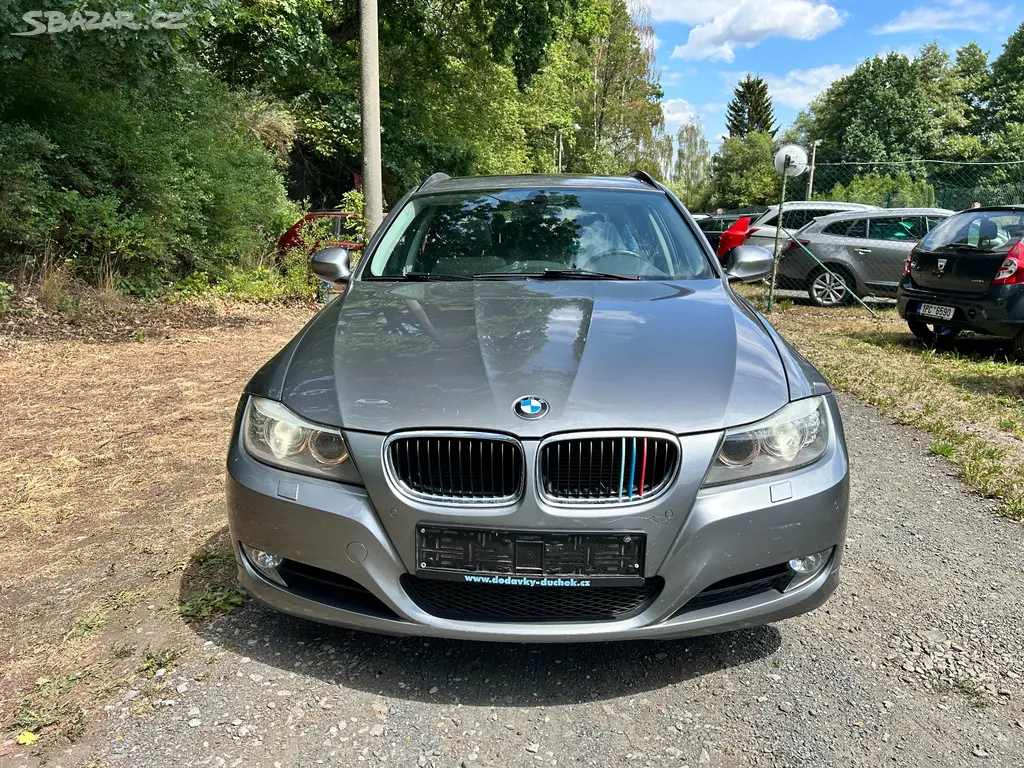 BMW 318D 105kW, r.v. 2012, najeto 230123km - fotka 3