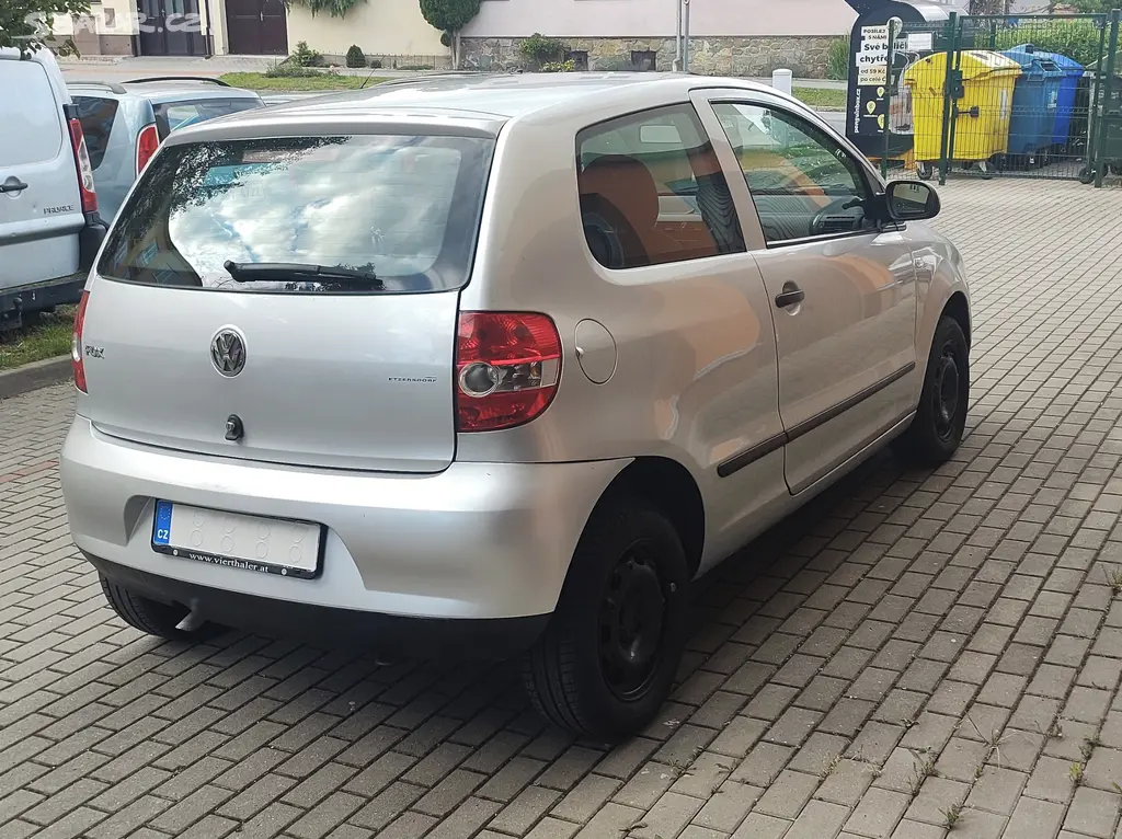 VOLKSWAGEN FOX 1.2i 2006 najeto 126t.km - fotka 6