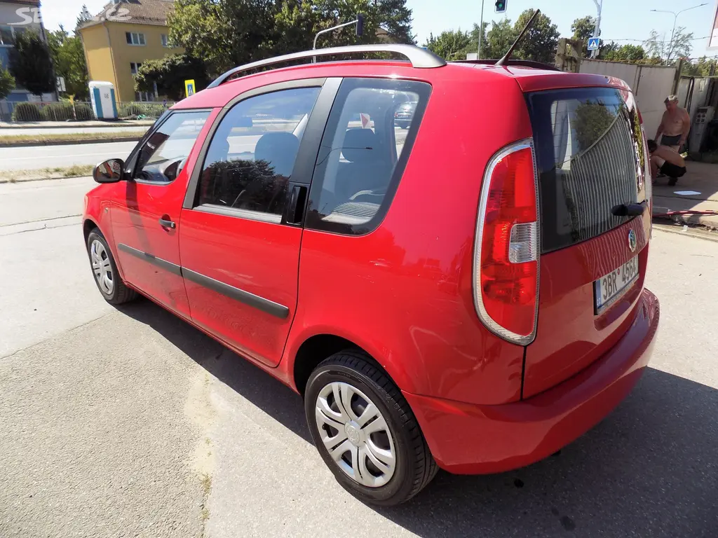 Škoda Roomster 1.2 TSI 63 KW ACTIVE, KLIMA - fotka 4